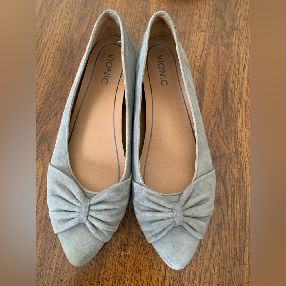 Vionic Women's Gray Bow Pointed-Toe Flats